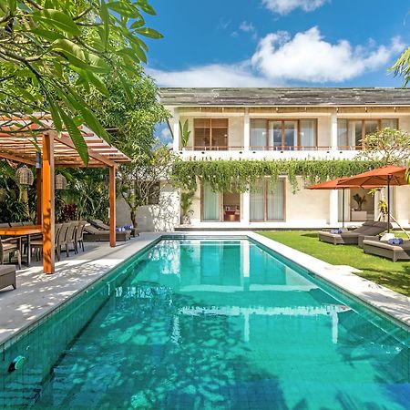 Villa Seriska Jimbaran Exterior photo